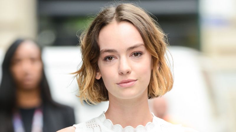 Atypical Actress Brigette Lundy-Paine's Sexuality, Net Worth, Age, and Family 